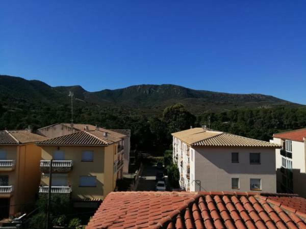 Camino De Santiago Guesthouse Llanca Exterior photo